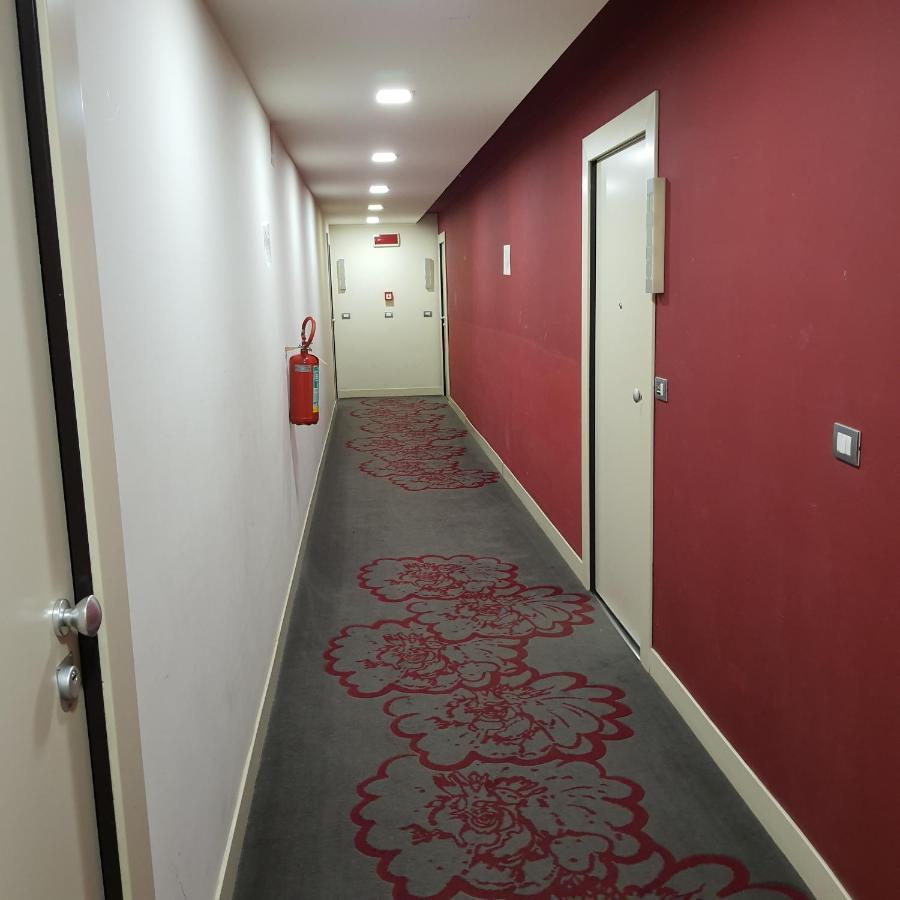 Manu'S Guest Suite Cosenza Ngoại thất bức ảnh