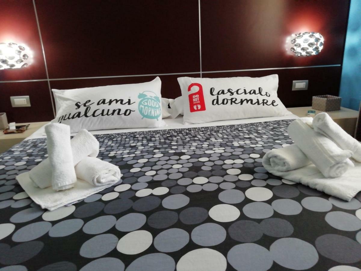 Manu'S Guest Suite Cosenza Ngoại thất bức ảnh